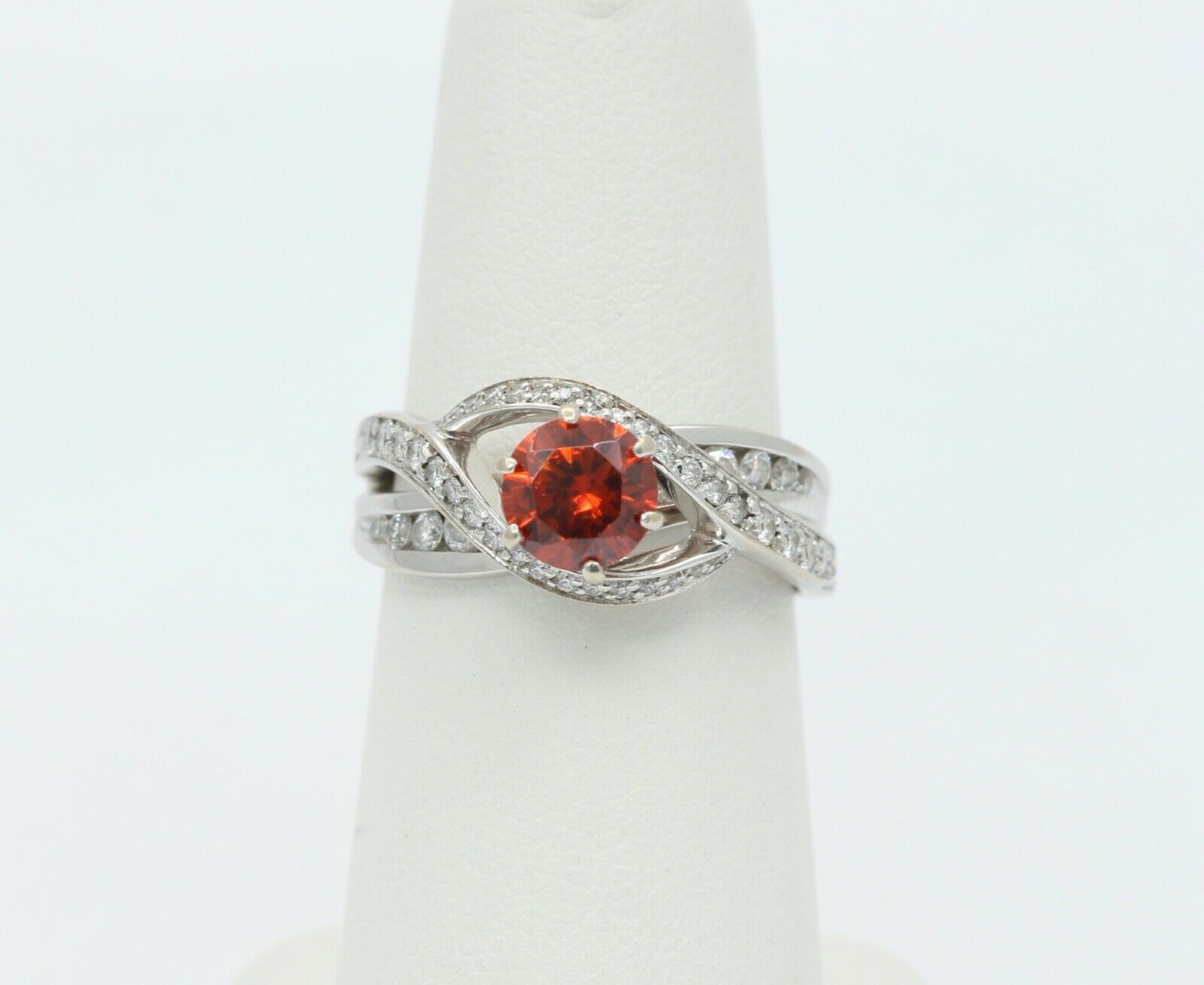 Vintage Ladies Spessartite Garnet Diamonds 18K White Gold Ring