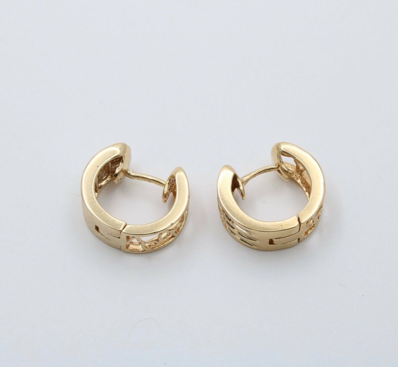 Vintage Hearts Diamonds 14K Yellow Gold Huggie Earrings