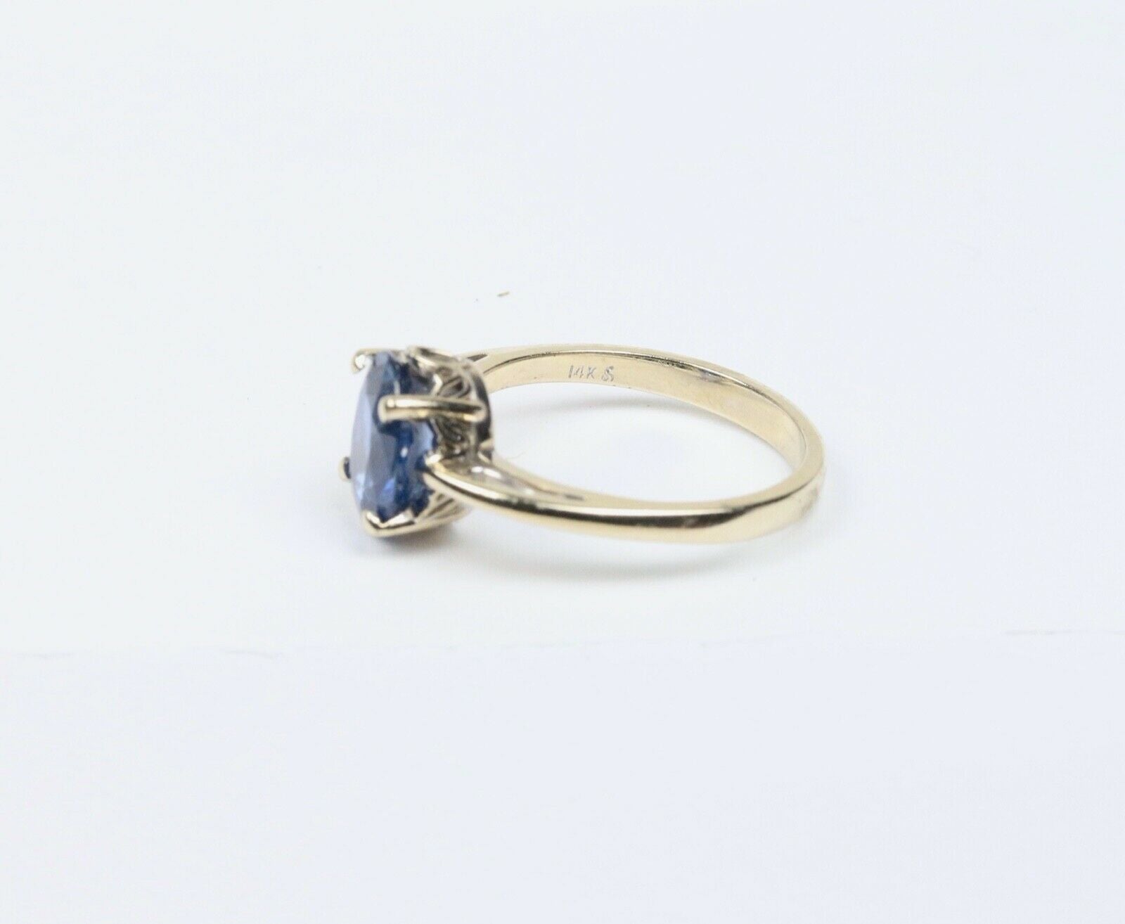 Beautiful Natural Blue Sapphire 14K White Gold Vintage Ring