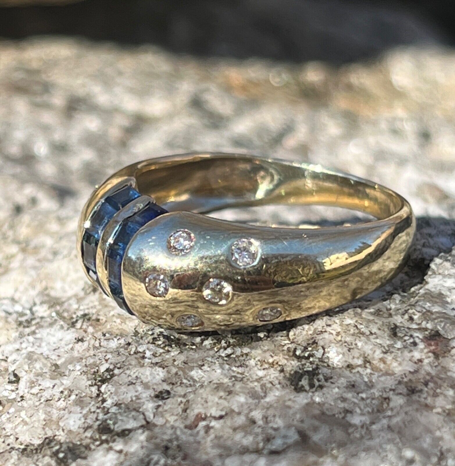 Vintage 14K Yellow Gold Sapphire Diamond Dome Ring. Ring band