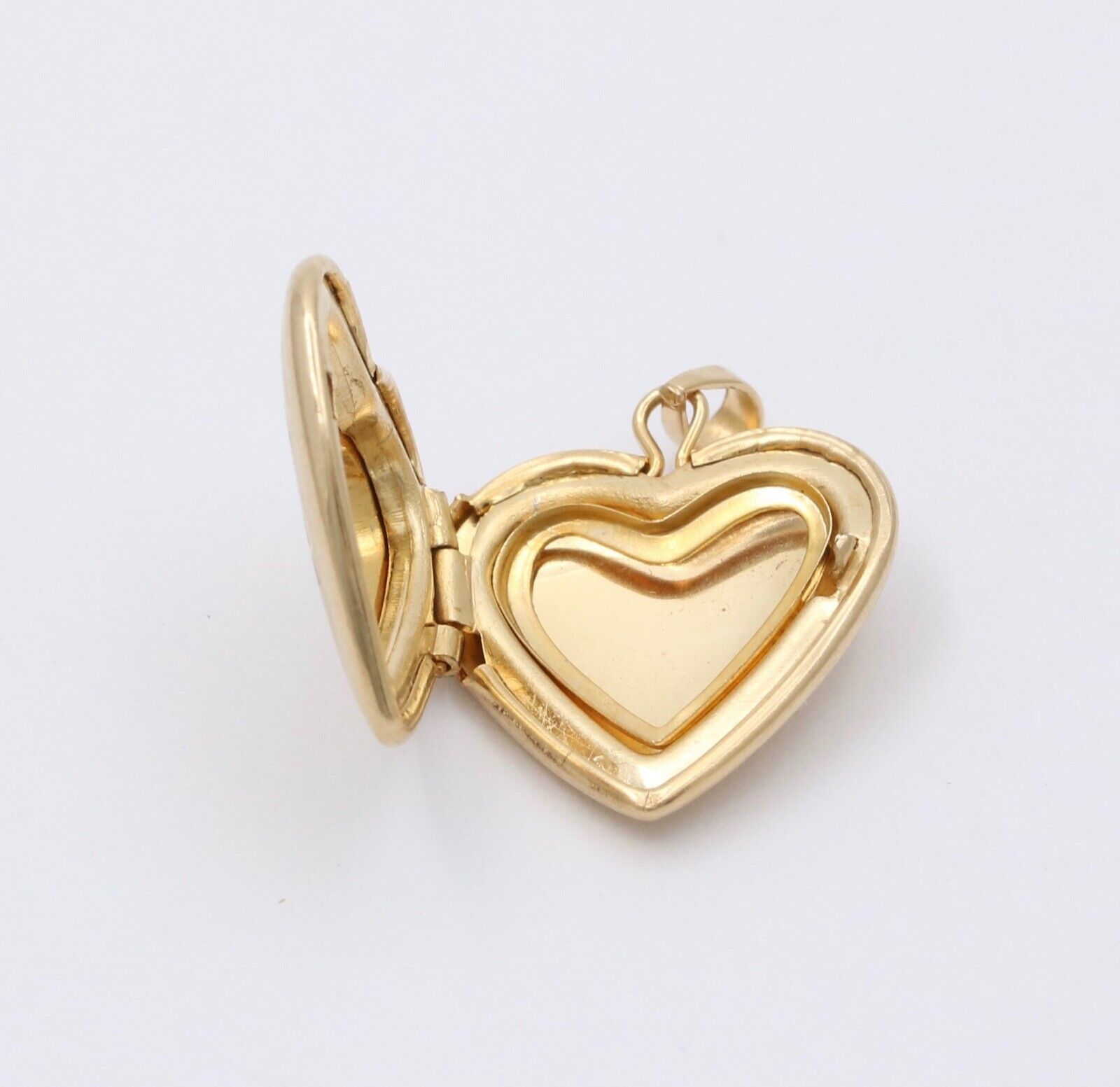 Vintage Heart Locket Pendant 14K Yellow Gold