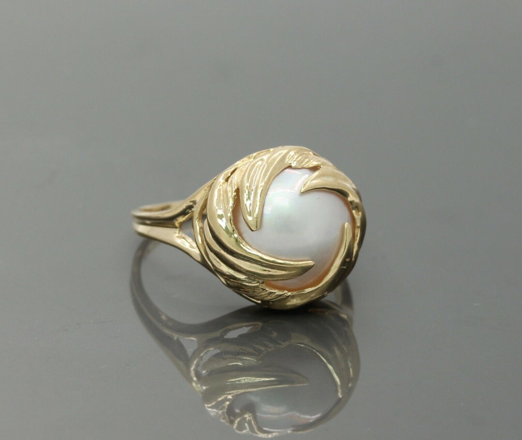 Vintage Ladies Mabe Pearl 10K Yellow Gold Ring