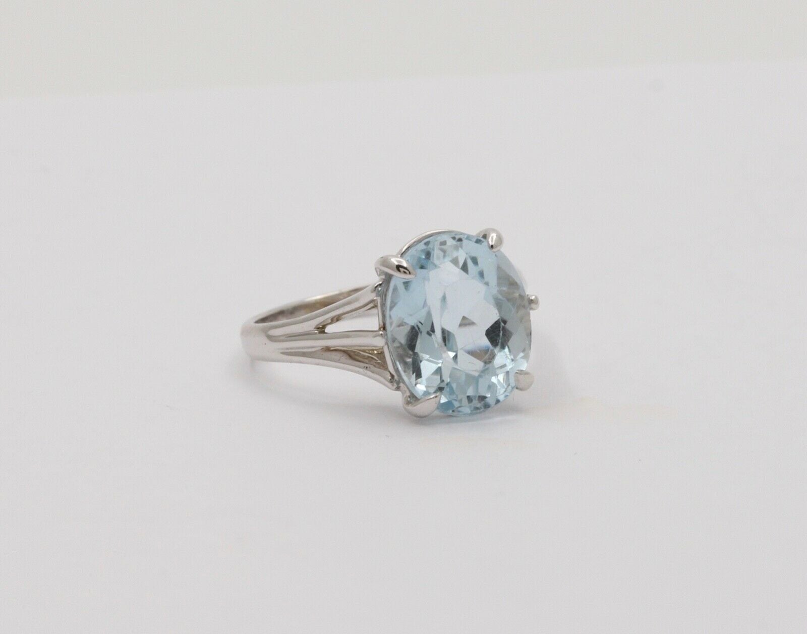 Vintage Oval Cut Aquamarine 14K White Gold Cocktail Ring