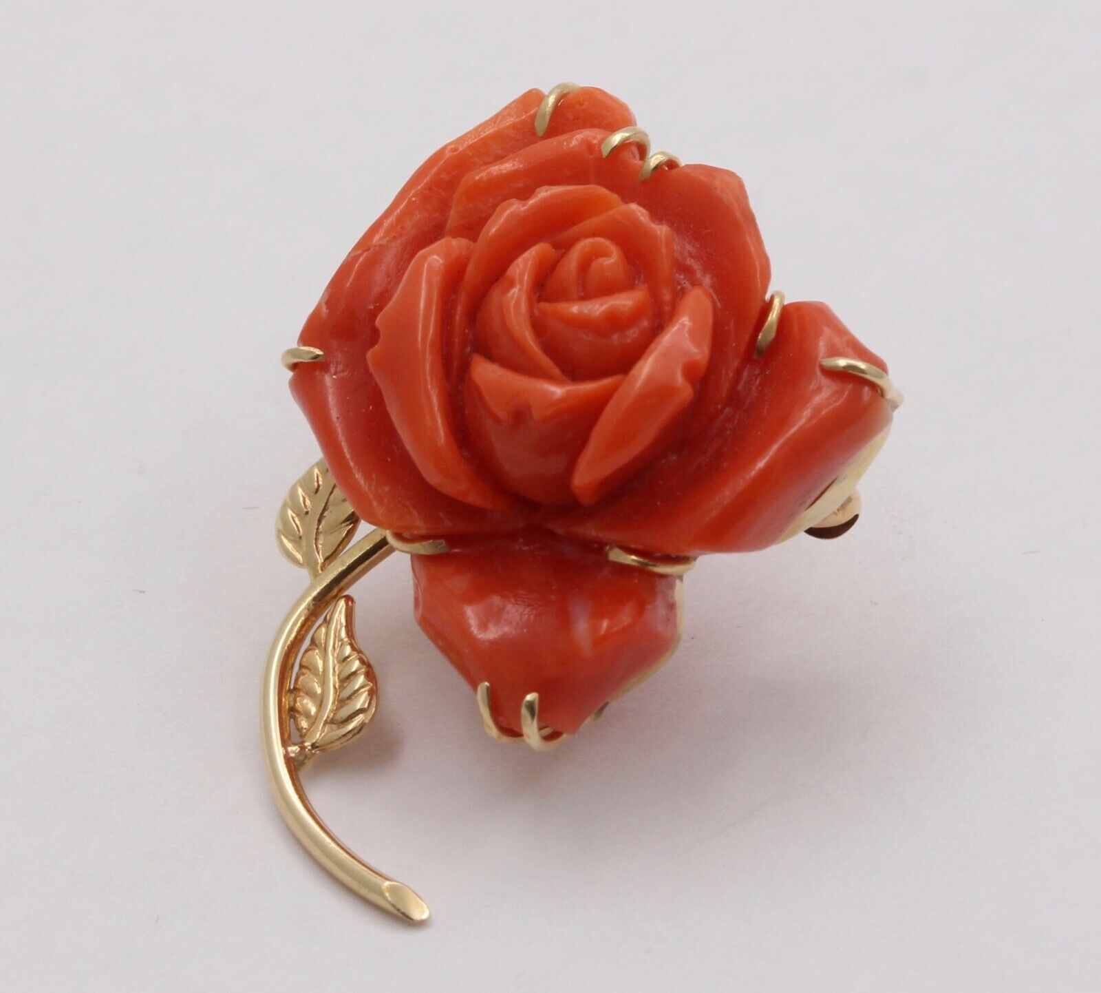 Vintage Hand Carved Coral Rose 14K Yellow Gold Brooch Pin