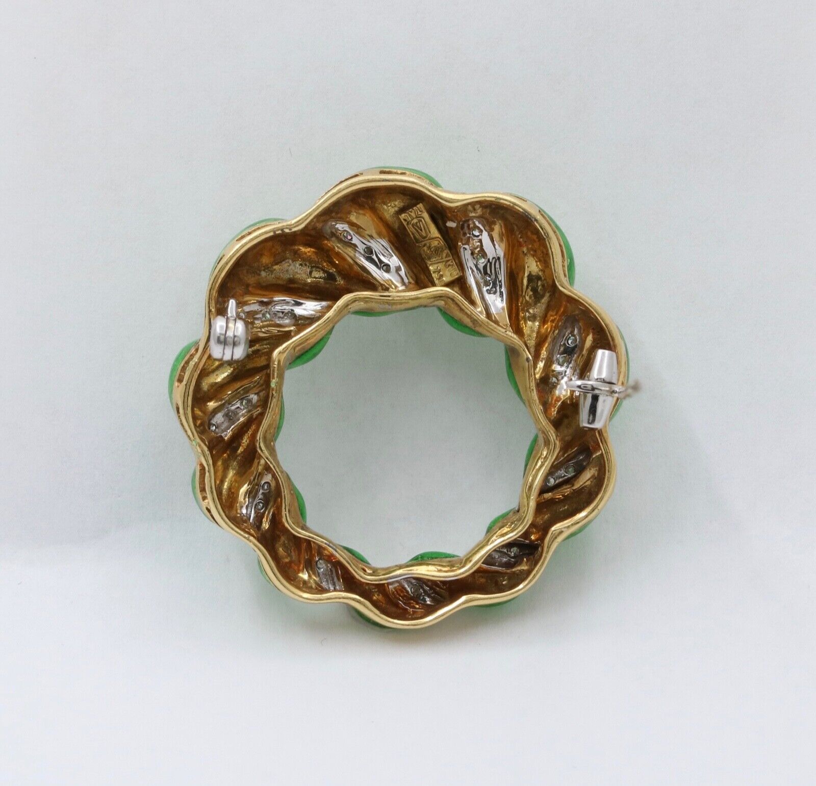 Vintage 18K Yellow Gold Diamond Green Enamel Wreath Brooch
