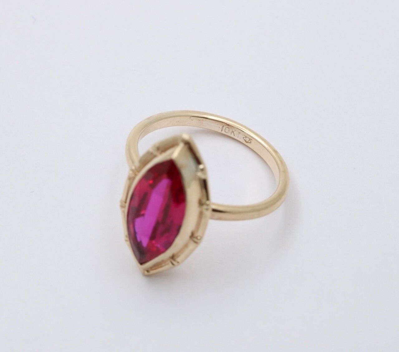 Vintage Art Deco Style 10K Yellow Gold Navette Ring