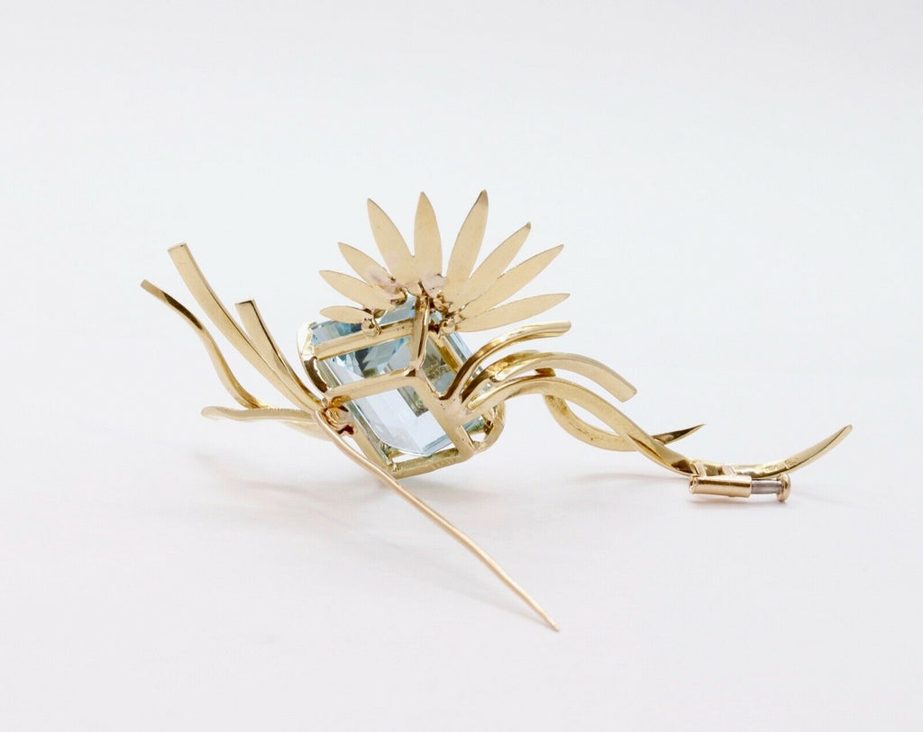 Bright and Beautiful Aquamarine 18K Yellow Gold Flower Vines Brooch Pin