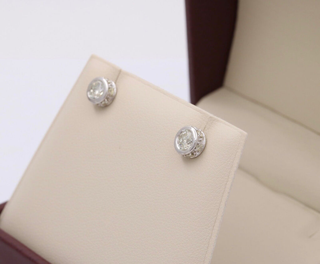 Classic 14K White Gold Diamond Studs, Earrings.