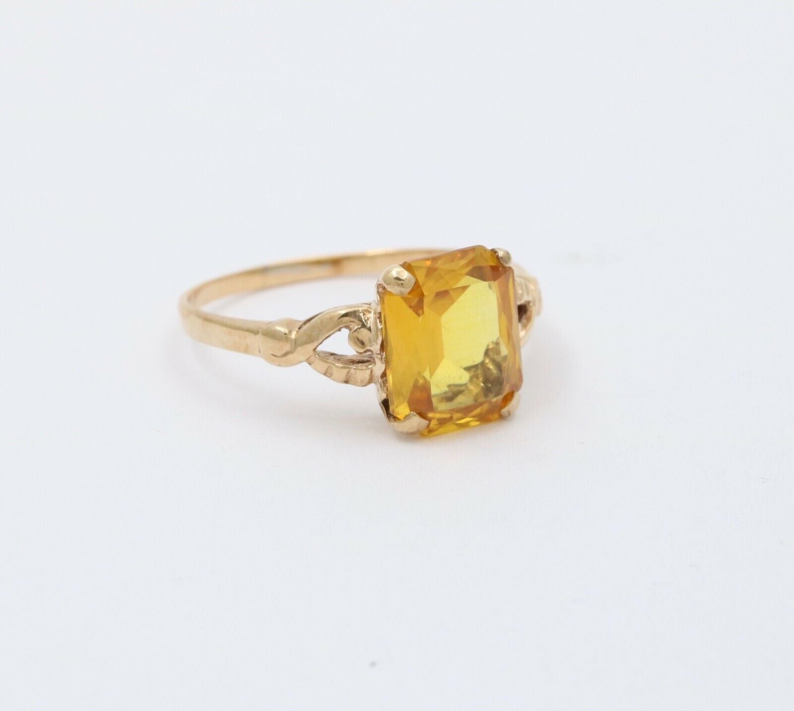 Vintage 14K Yellow Gold Synthetic Citrine Split Shank Ring Band