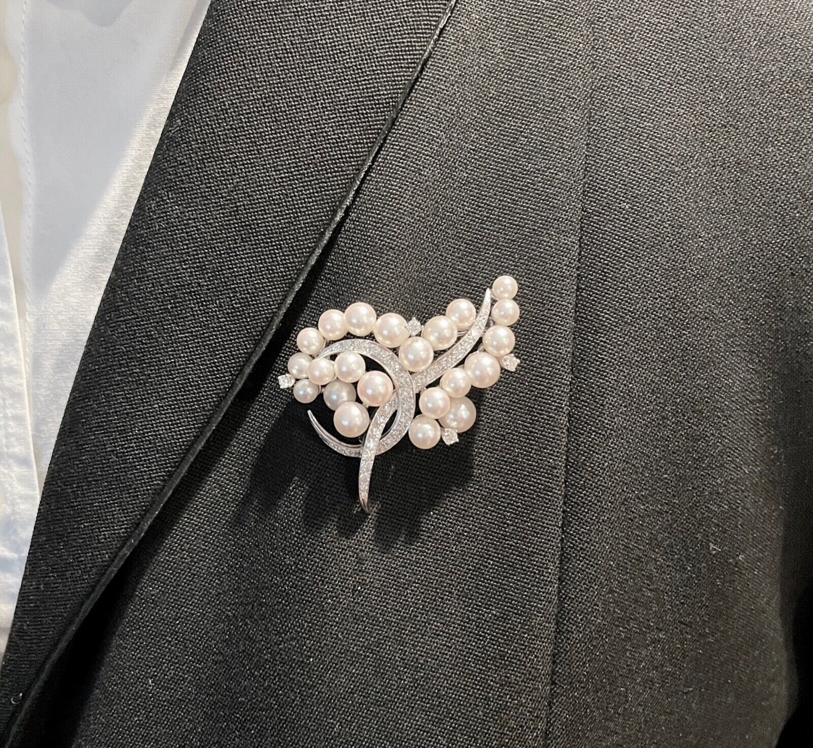 Elegant Vintage 14K Gold Diamond and Pearl Brooch