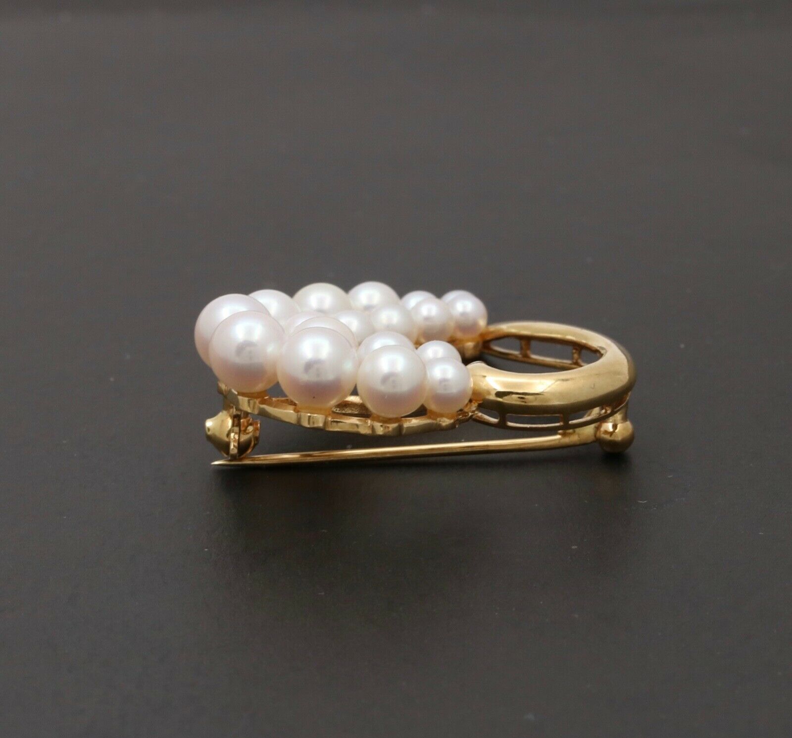 Mikimoto Heart 18K Yellow Gold Akoya Pearls Brooch Pin