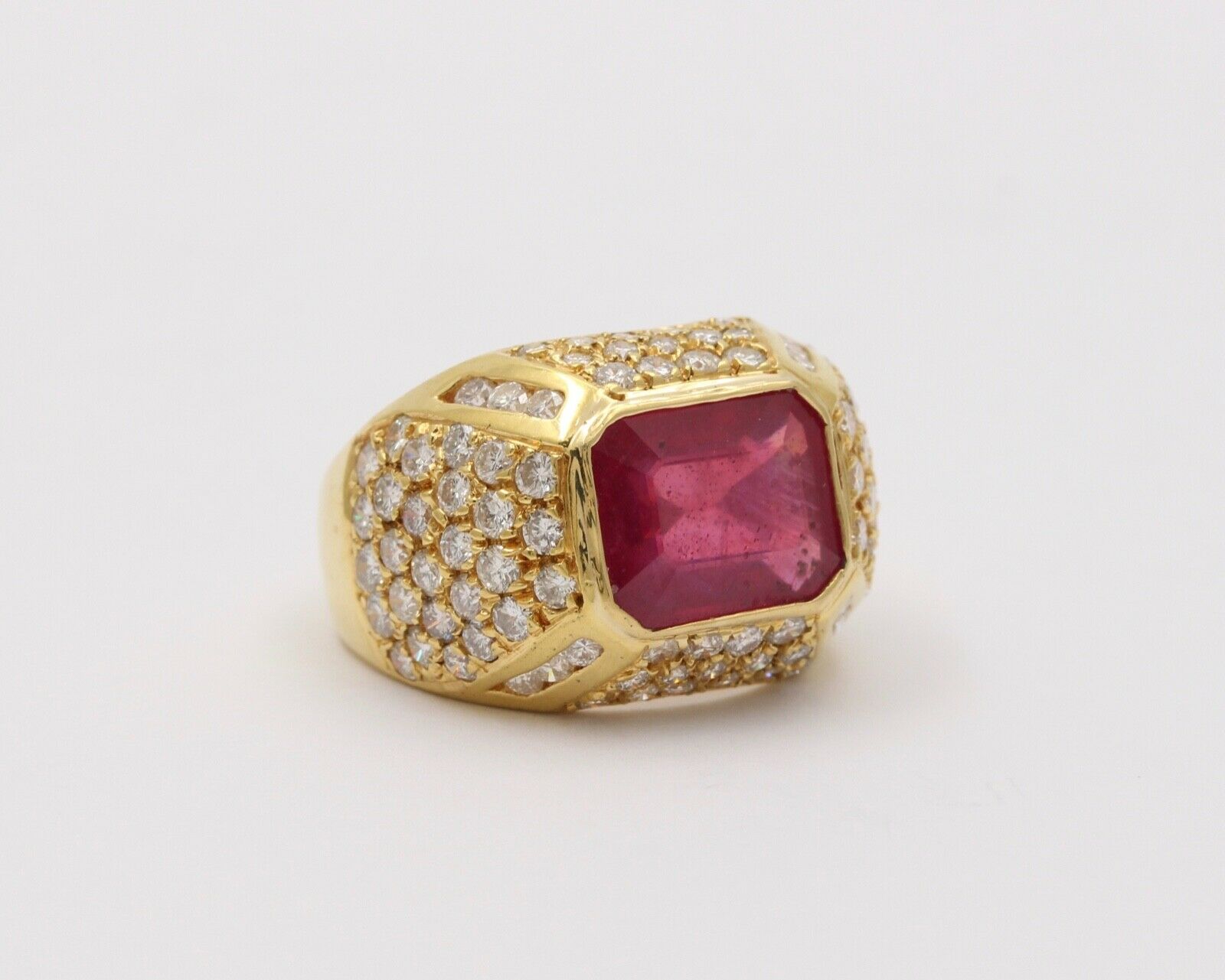 Vintage Ladies 4 Carat Ruby Diamond 18K Yellow Gold Cluster Ring