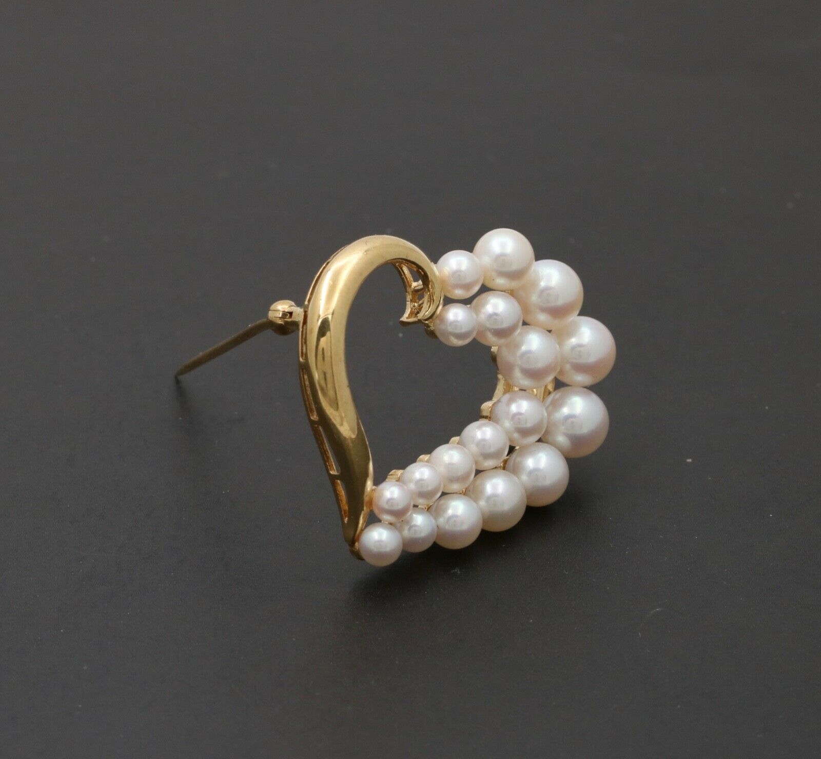 Mikimoto Heart 18K Yellow Gold Akoya Pearls Brooch Pin
