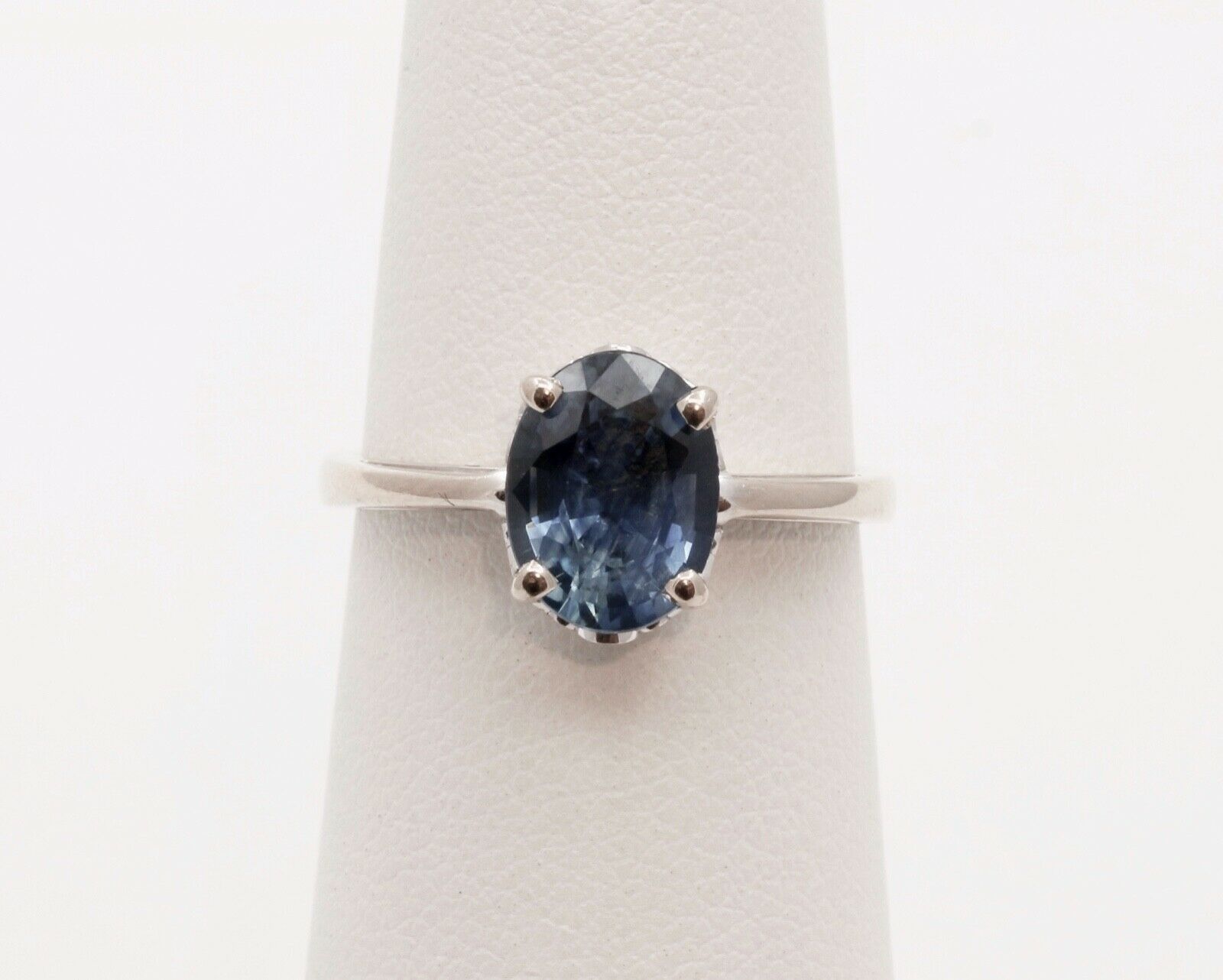 Vintage Ladies 2.05 Carat Blue Sapphire 14K White Gold Ring
