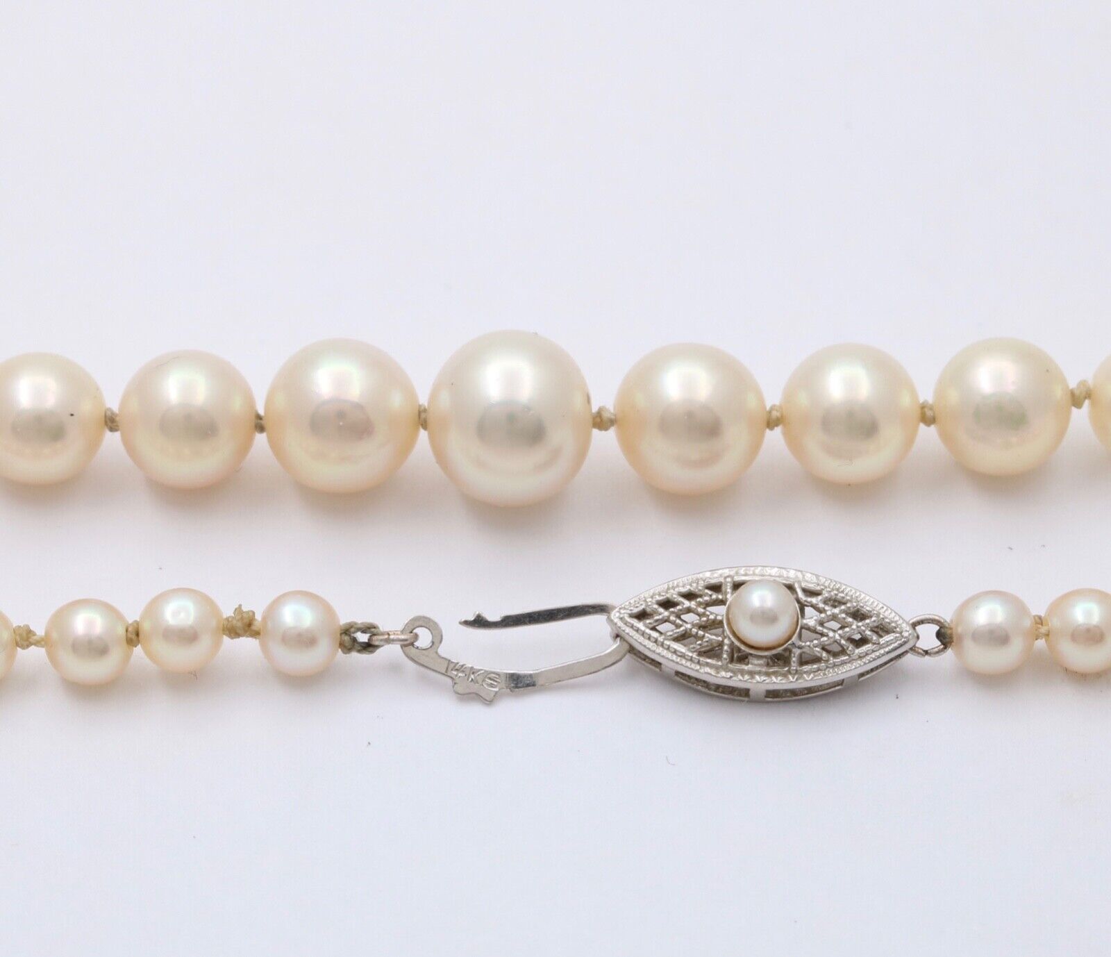 Vintage Classic Pearl 14K White gold Clasp Necklace