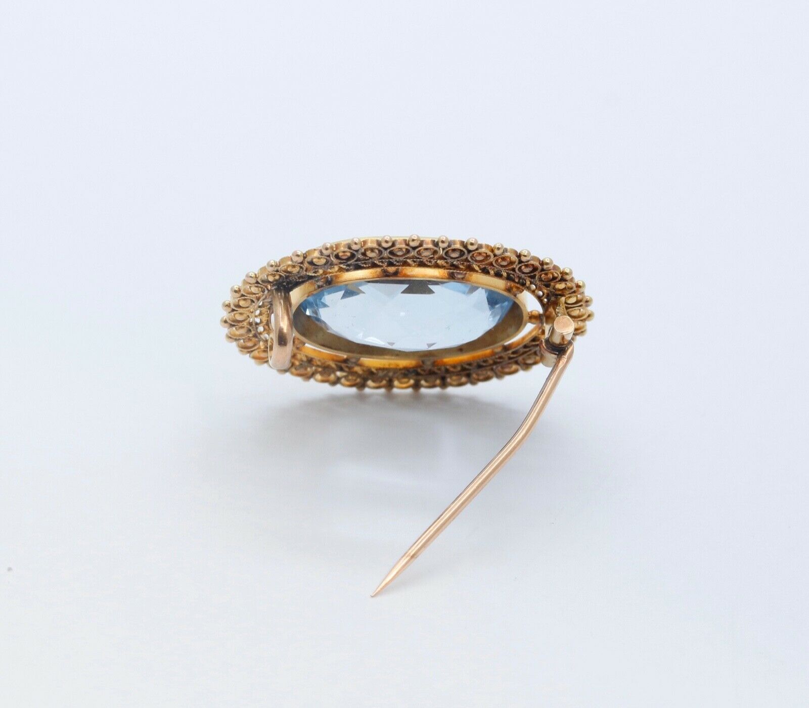 Victorian Edwardian Oval Aquamarine 14K Yellow Gold Brooch Pin