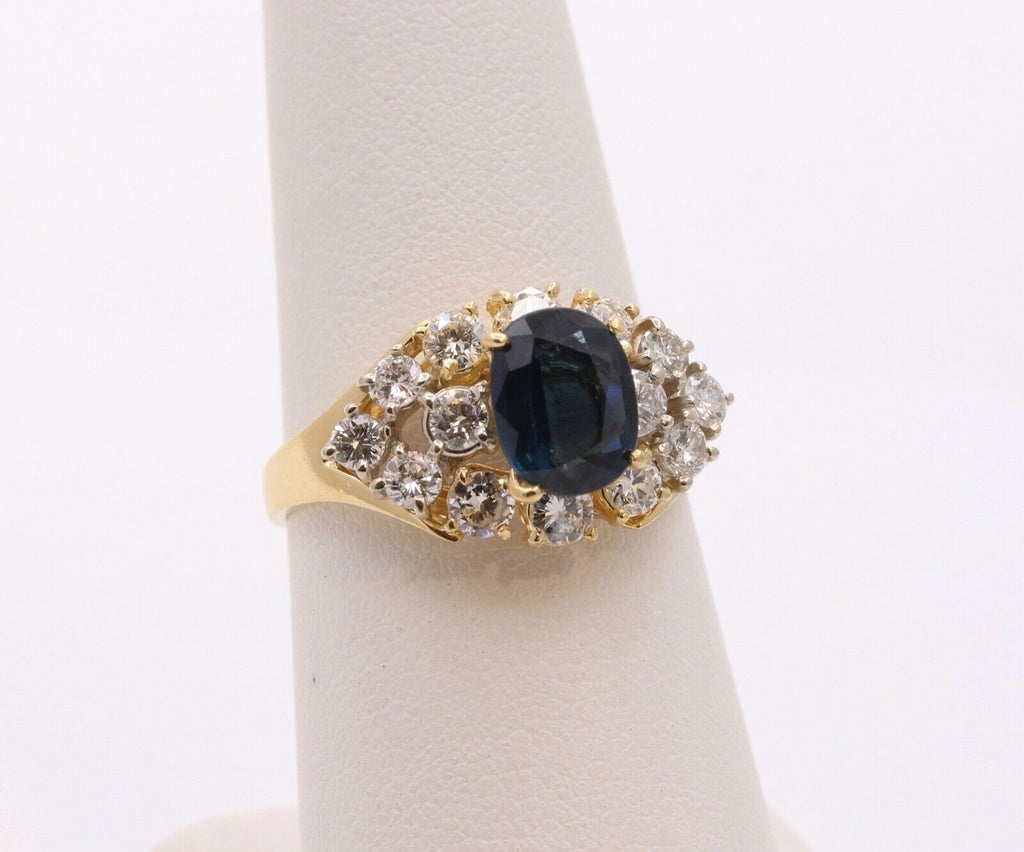 Beautiful Vintage Italian Ladies Blue Sapphire Diamonds 14K Yellow Gold Ring