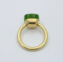 Load image into Gallery viewer, Vintage 18K Yellow Gold Solitaire Green Glass Ring
