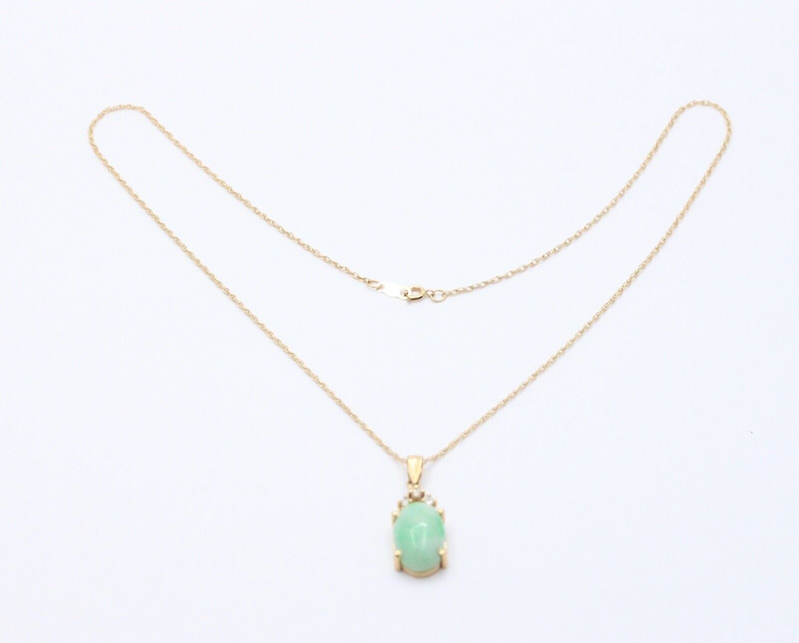 Vintage Jade Diamonds 14K Yellow Gold Pendant and Chain