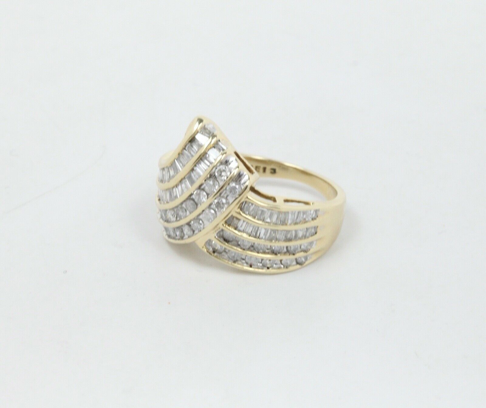 Vintage Ladies Round Baguette Diamonds 10K Yellow Gold Ring