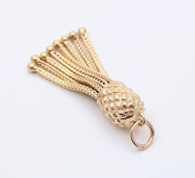 Load image into Gallery viewer, Vintage Foxtail Chain Tassel 14K Yellow Gold Pendant Charm
