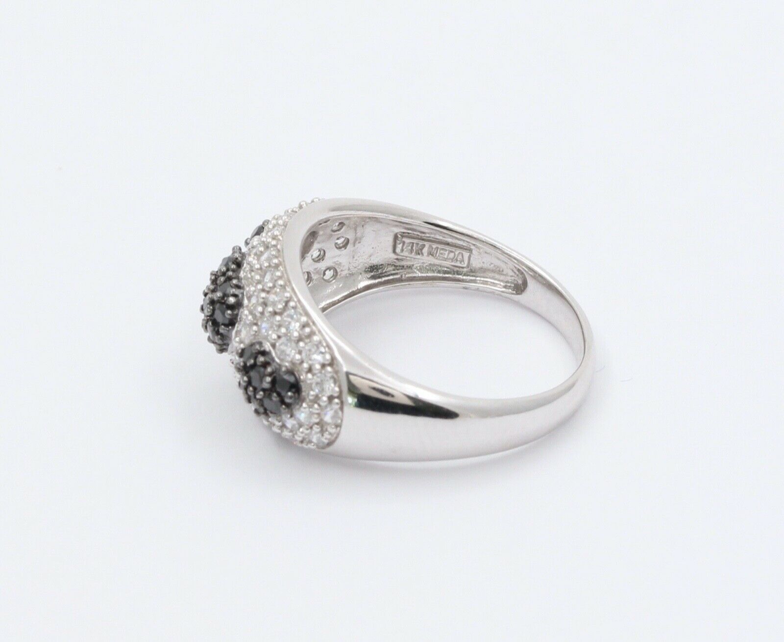 14k White Gold Black & White Cubic Zirconia Heart Ring