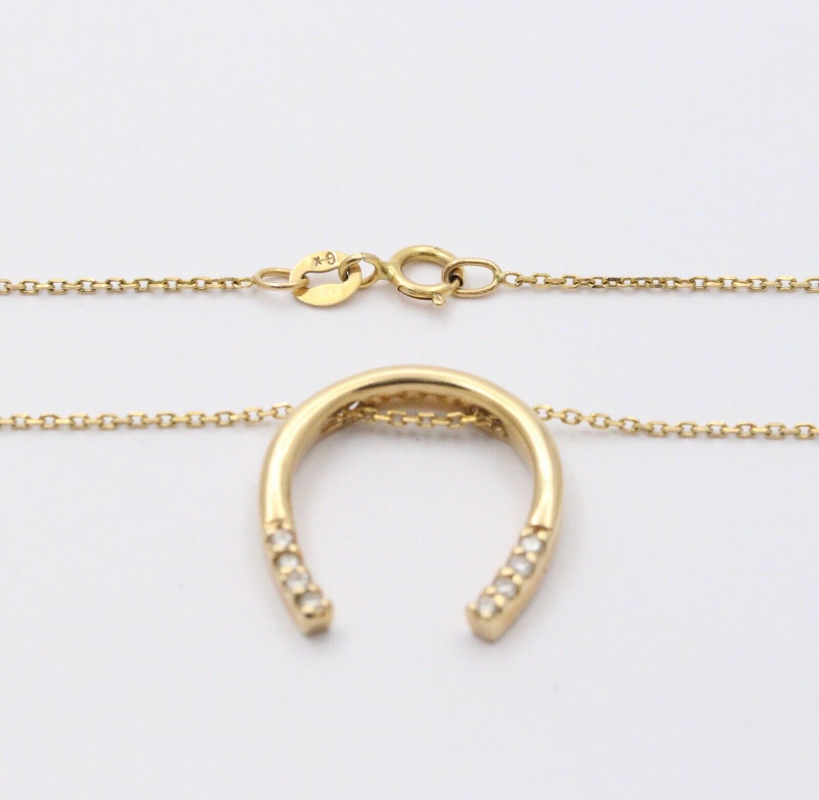 Vintage 14K Yellow Gold Horseshoe Diamond Pendant Necklace.