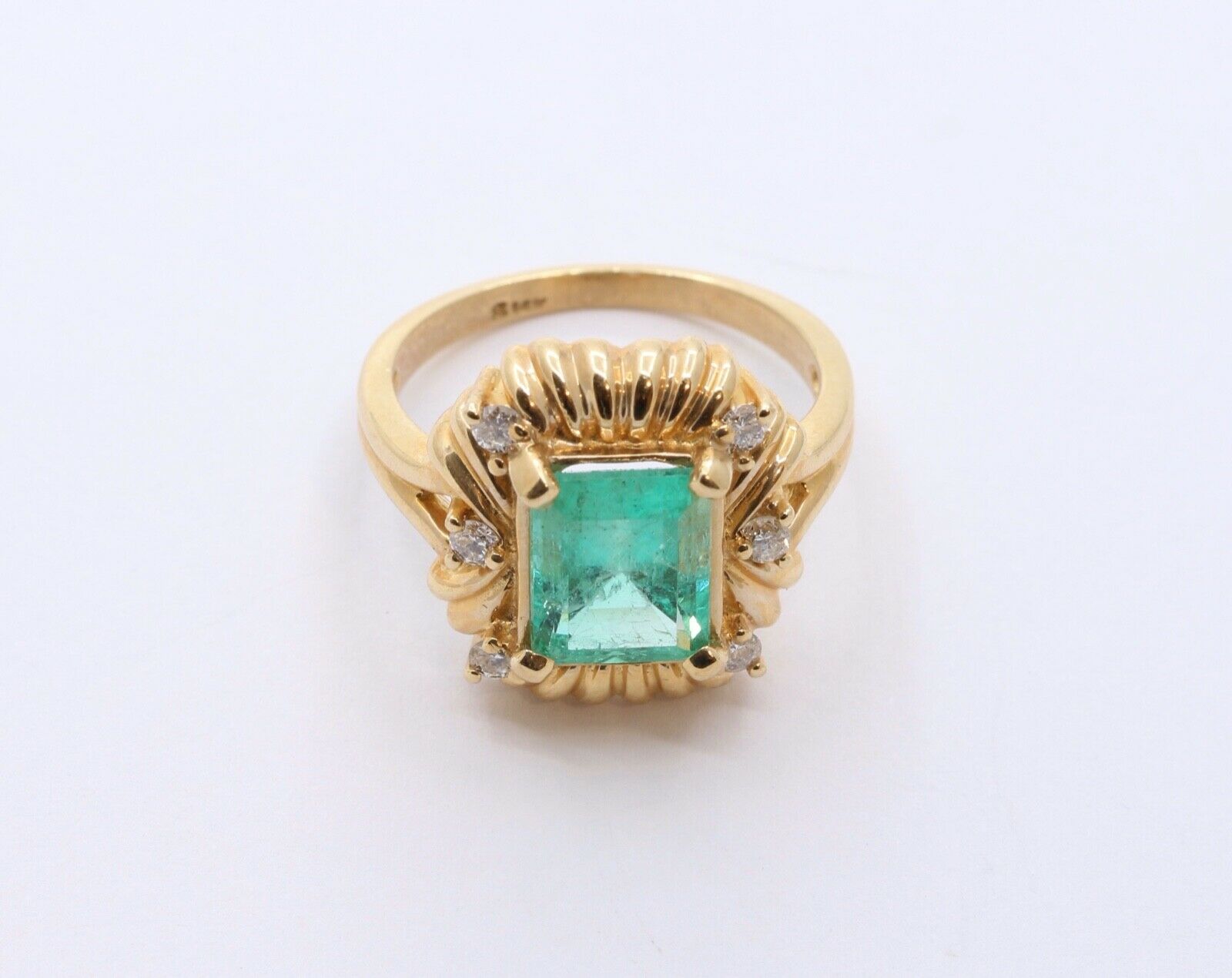 Beautiful Natural Emerald Diamonds 14K Yellow Gold Ring