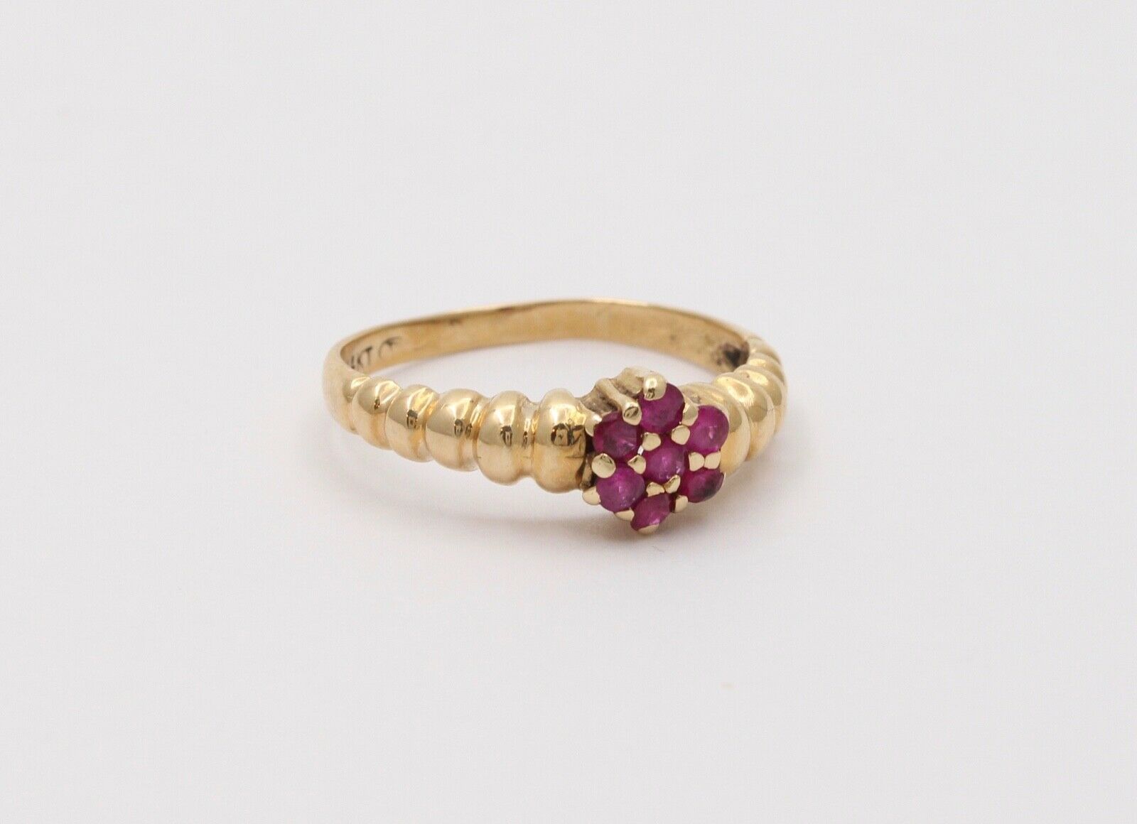 Beautiful Flower Rubies 14K Yellow Gold Ring