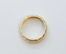 Load image into Gallery viewer, Very Fine 18K Buccelatti Cable Ring
