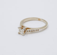 Load image into Gallery viewer, Vintage 18K Gold Princess Cut Diamond 18K WG Platinum Engagement Ring Band
