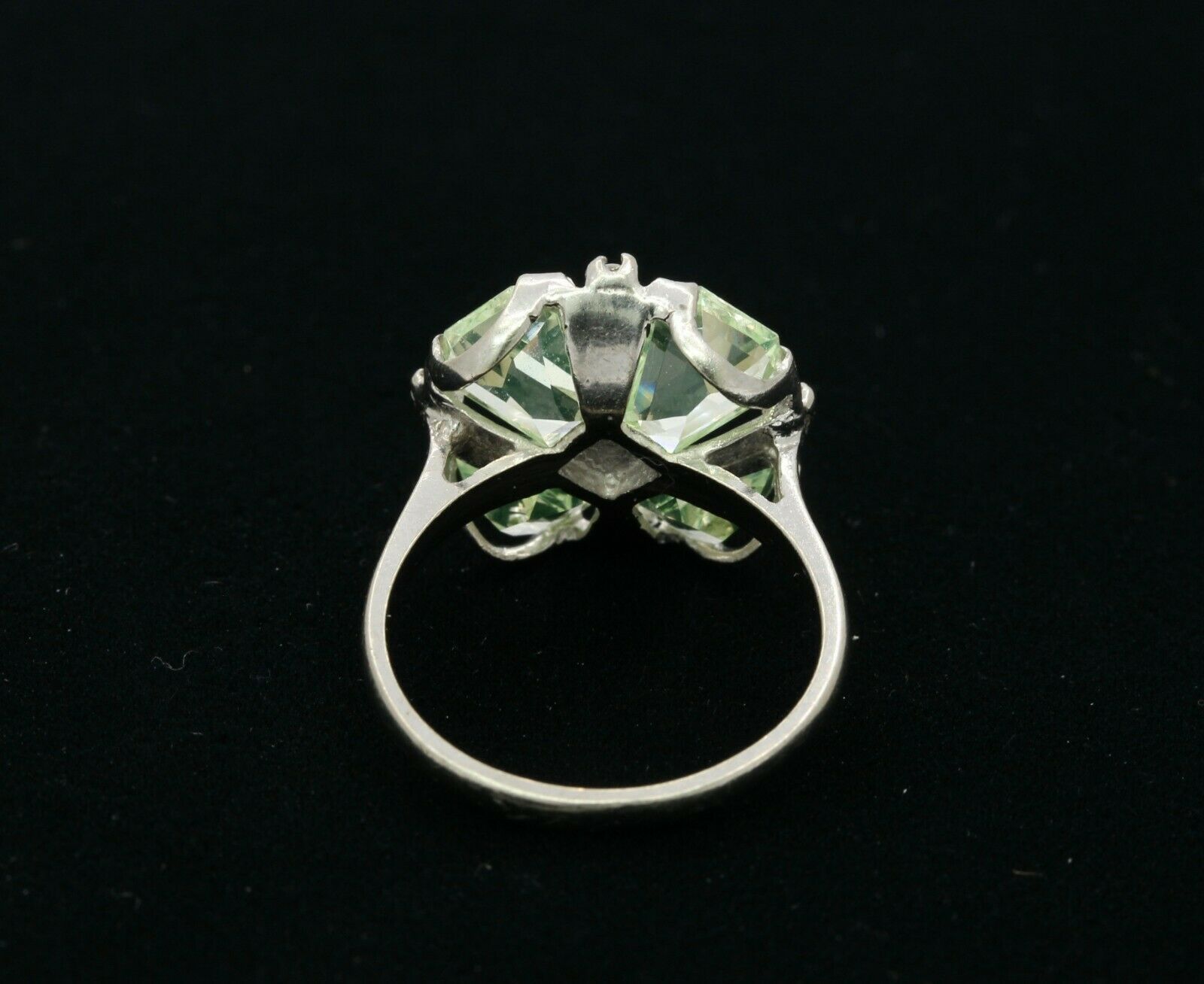 Vintage 10K White Gold Pearl Diamond Green Stone Ring