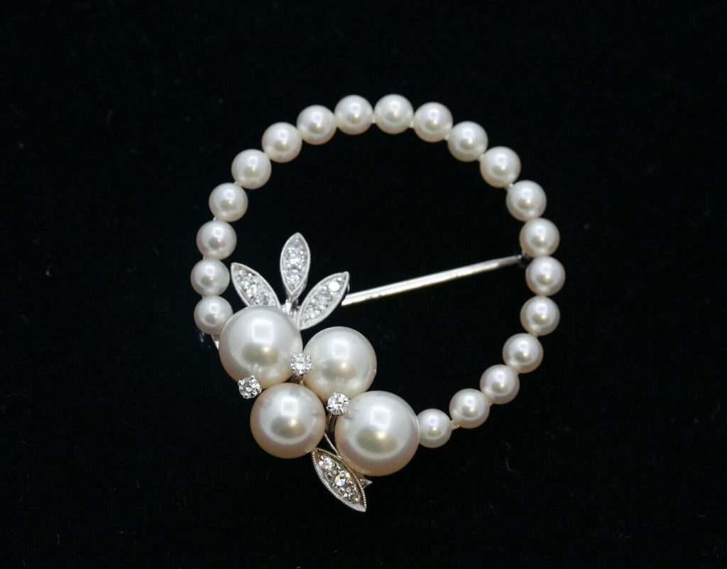 Elegant Ladies Vintage 14K White Gold Pearls Diamonds Brooch Pin