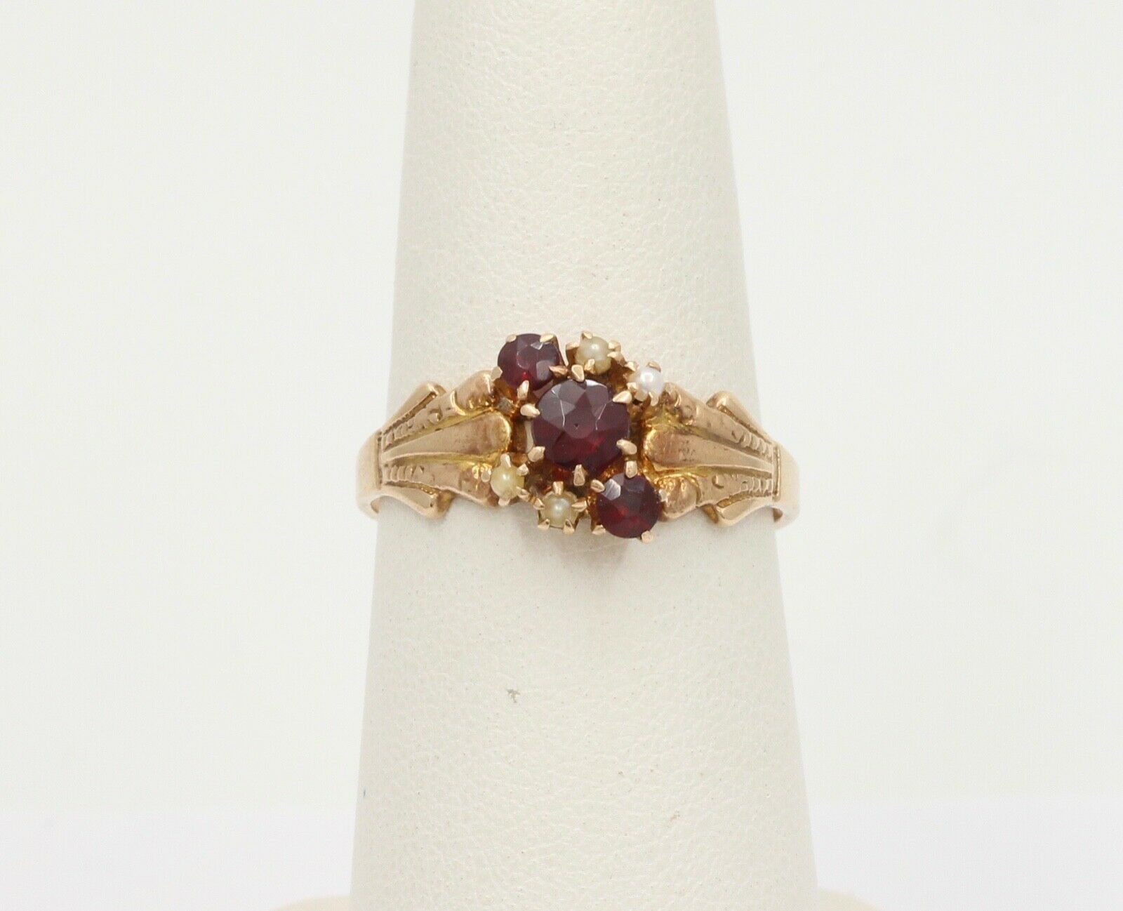 Art Nouveau White, Wile & Warner Garnets Seed Pearls 14K Yellow Gold Ring