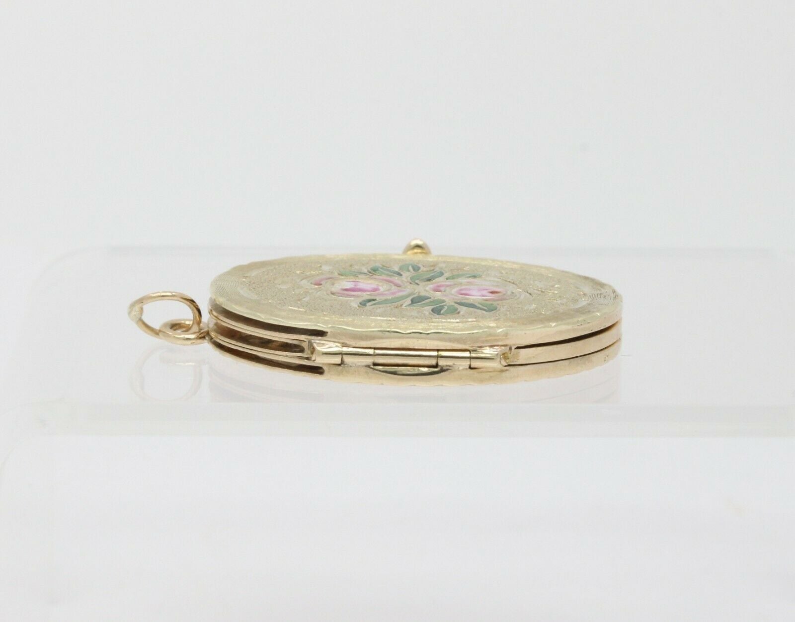 Vintage 14K Yellow Gold Floral Enamel Locket