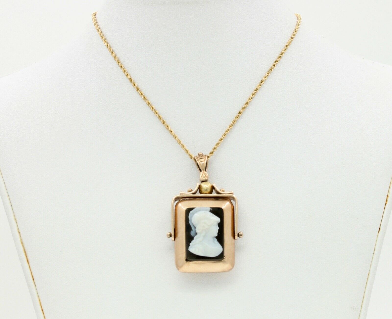 Victorian 10K Gold Onyx Sardonyx Spinning Locket Pendant Chain