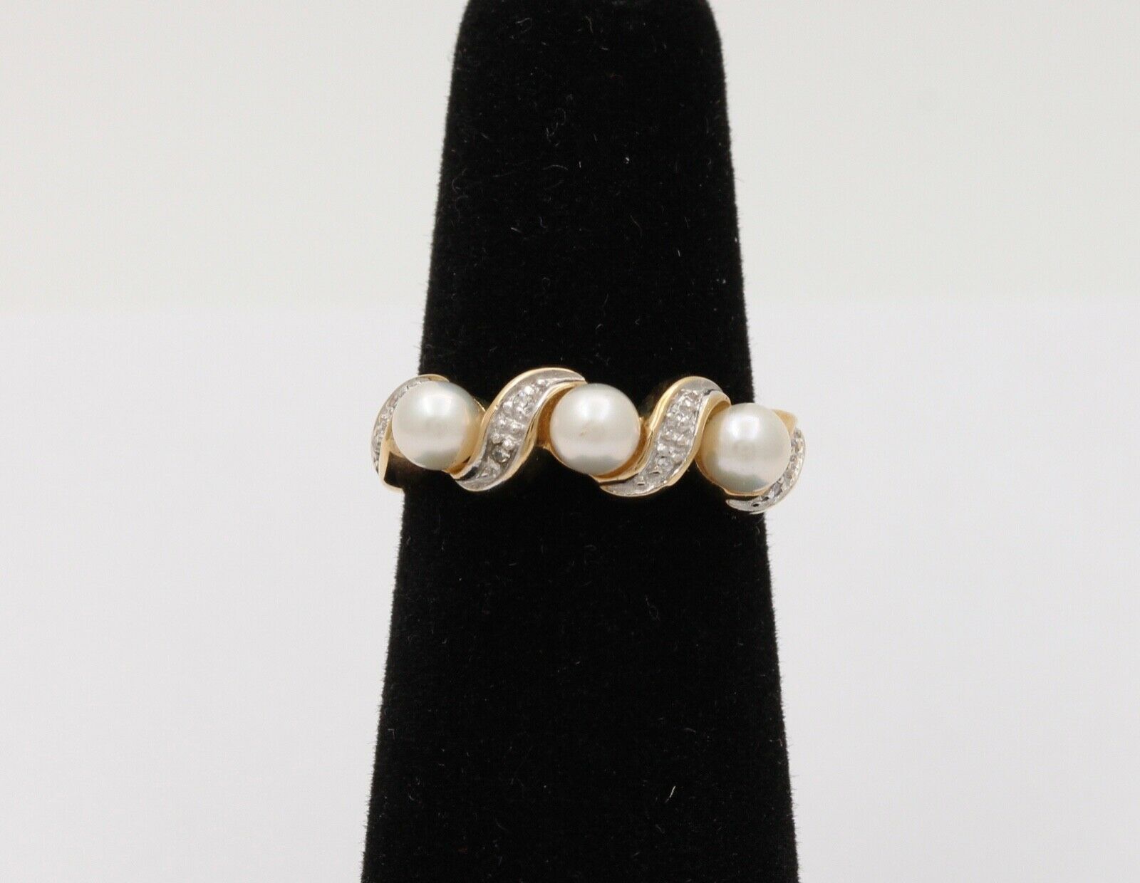 Vintage 14K Yellow White Gold Pearls Diamonds Ring