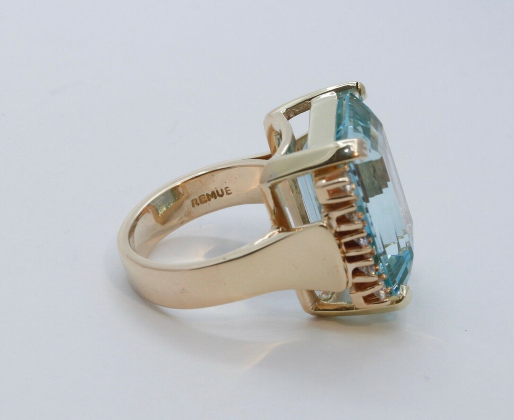 Vintage 18.60 carats Emerald Cut Aquamarine 14K Gold Ring with Diamonds