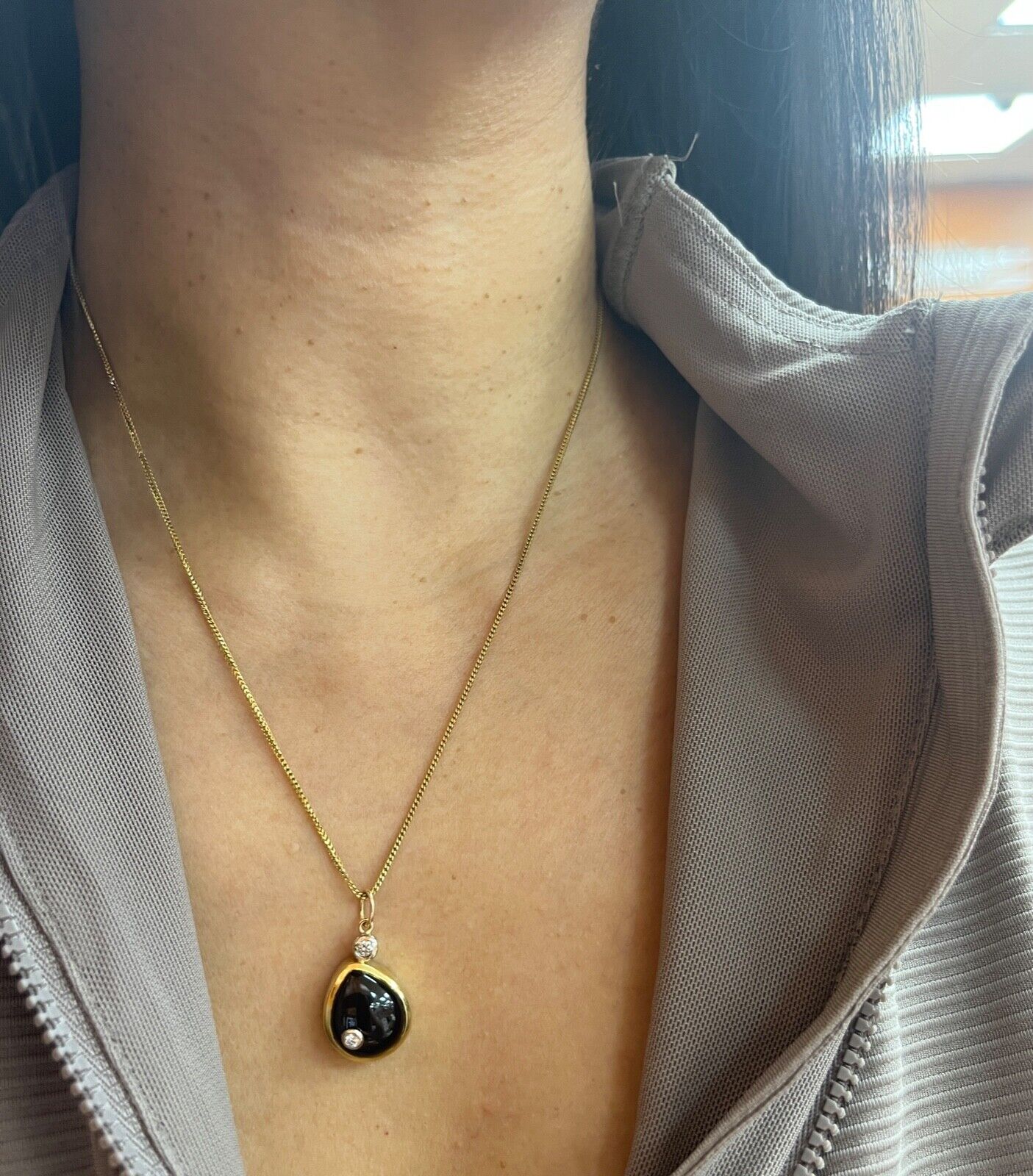 Vintage 18K Yellow Gold Rhodolite Garnet And DIamond Teardrop Pendant , Necklace