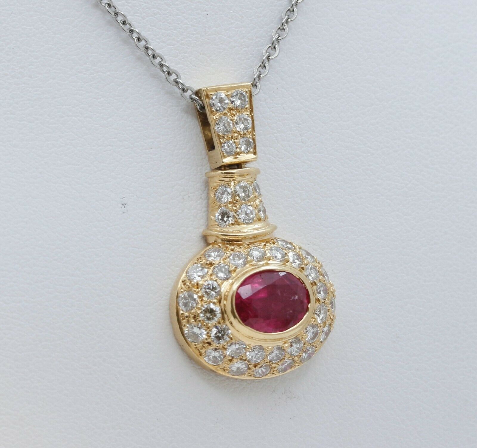Vintage 18K Yellow Gold Diamond Pink Sapphire Pendent