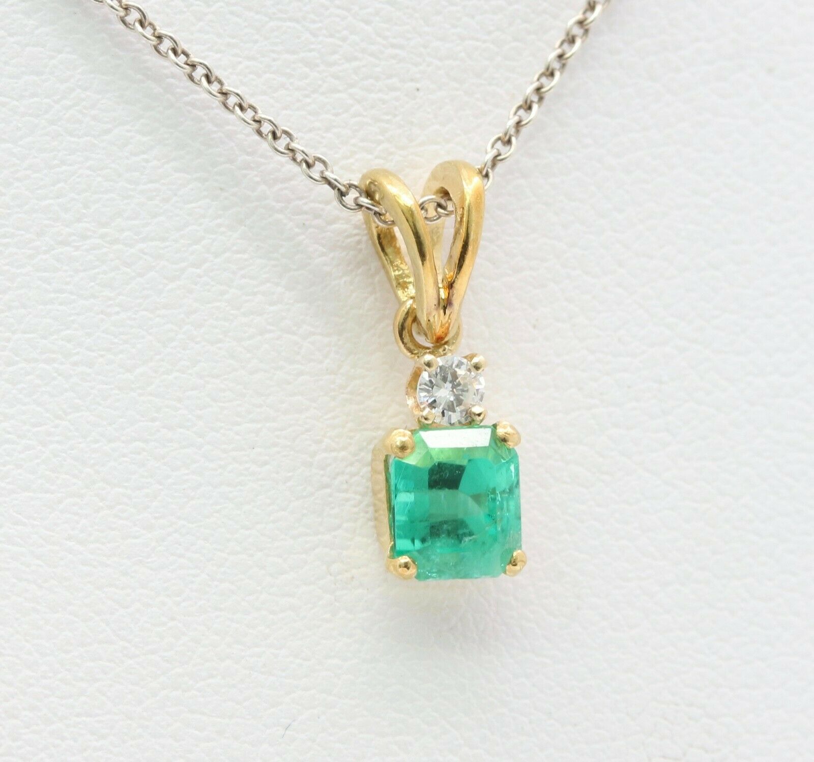 Vintage 18K Yellow Gold Emerald Diamond Pendant