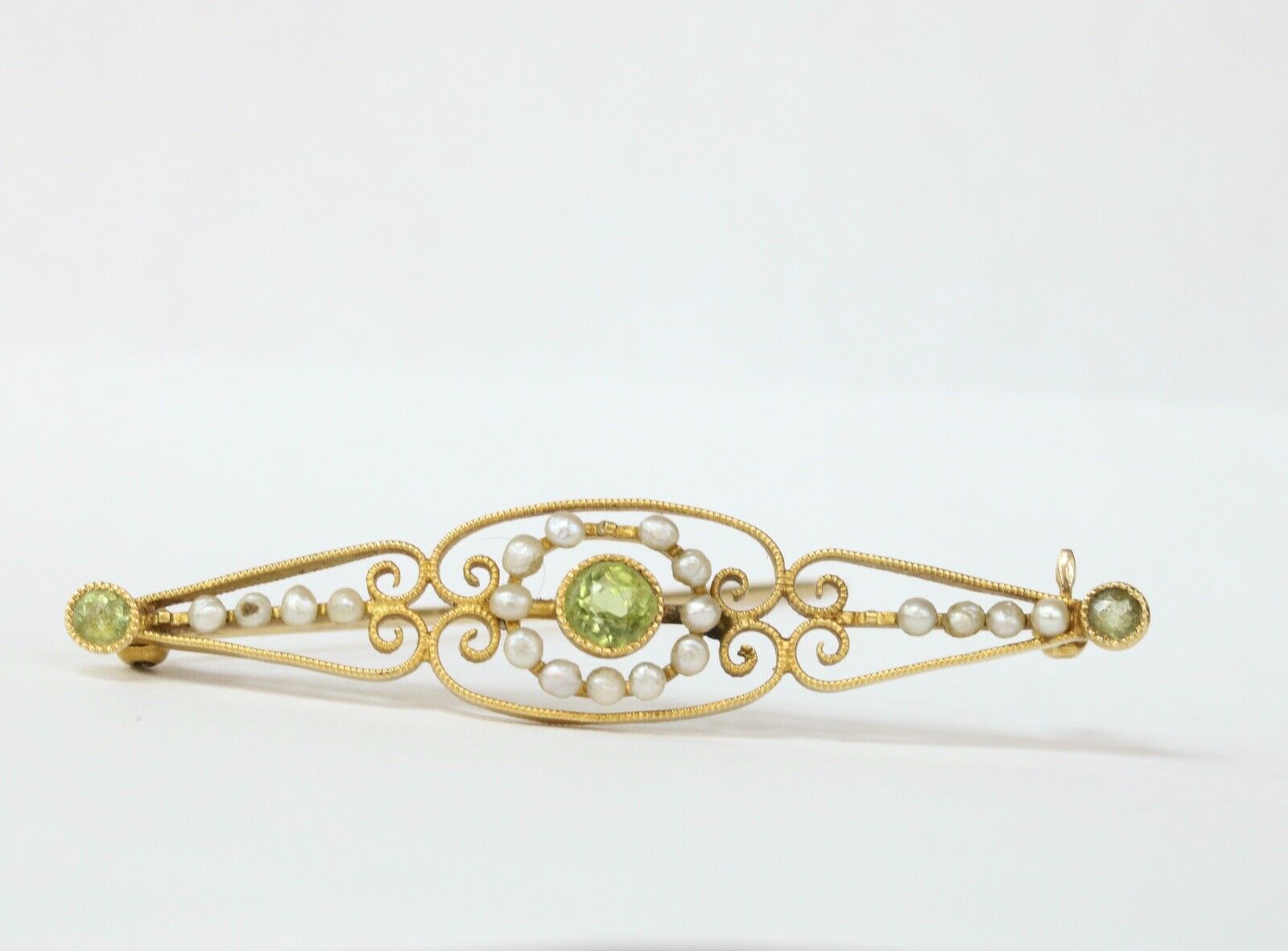 Art Nouveau Peridot & Button Pearl Gold Bar Pin