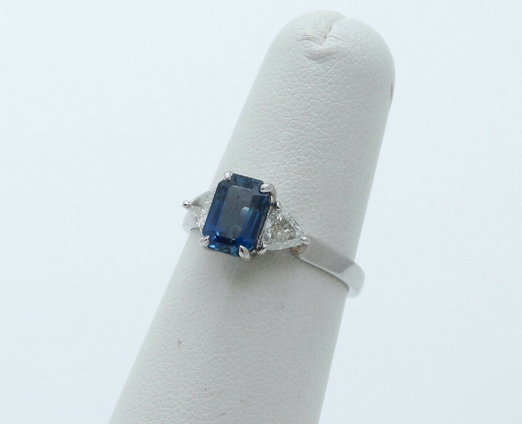 Vintage Ladies Blue Sapphire Diamonds Platinum Ring
