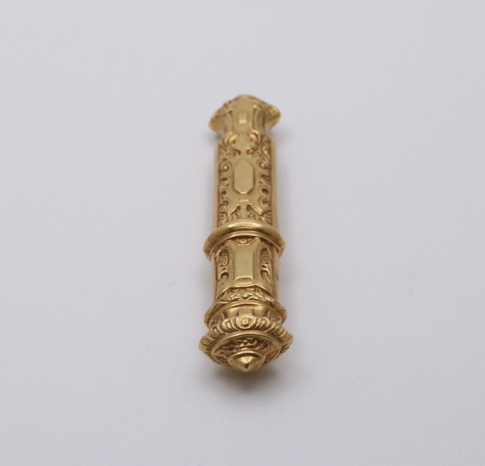 Victorian Repousse 18K Yellow Gold Needle Case