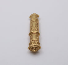 Load image into Gallery viewer, Victorian Repousse 18K Yellow Gold Needle Case
