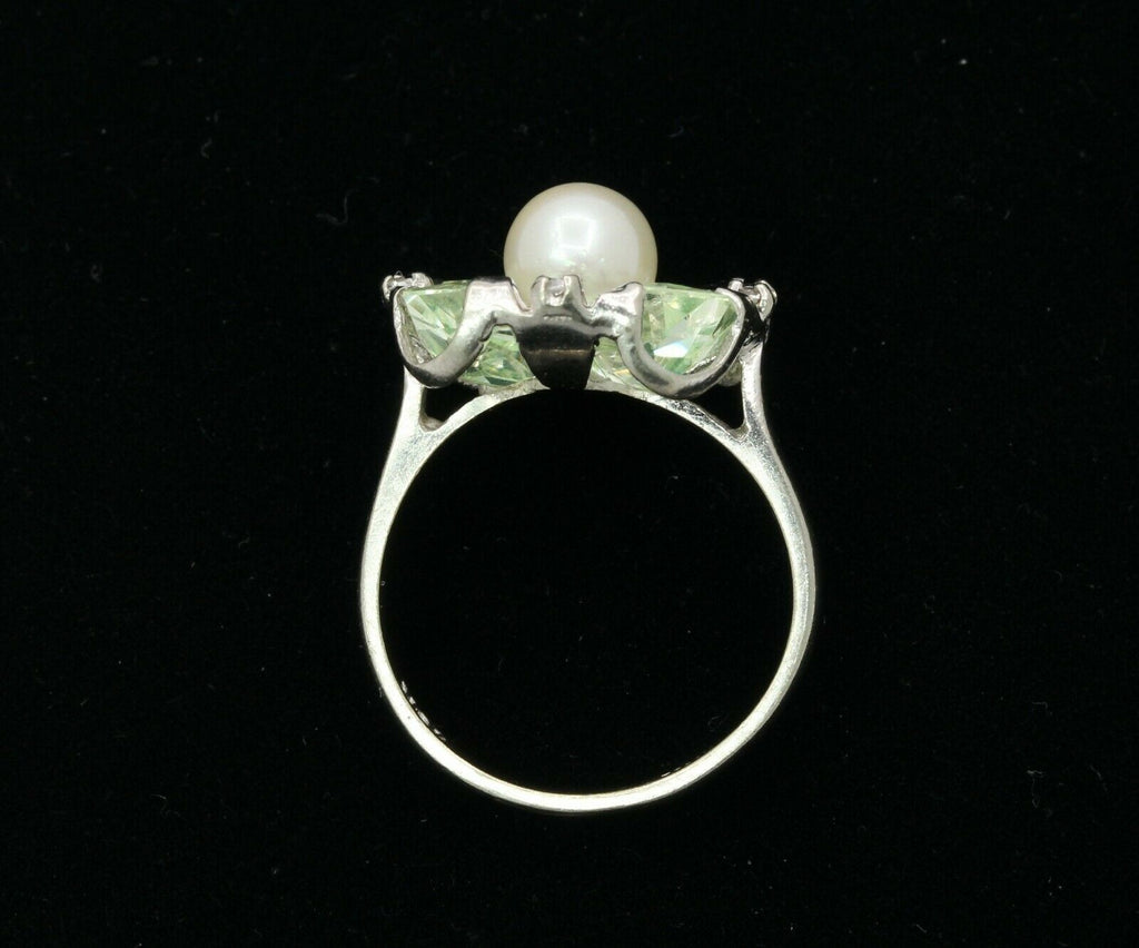 Vintage 10K White Gold Pearl Diamond Green Stone Ring