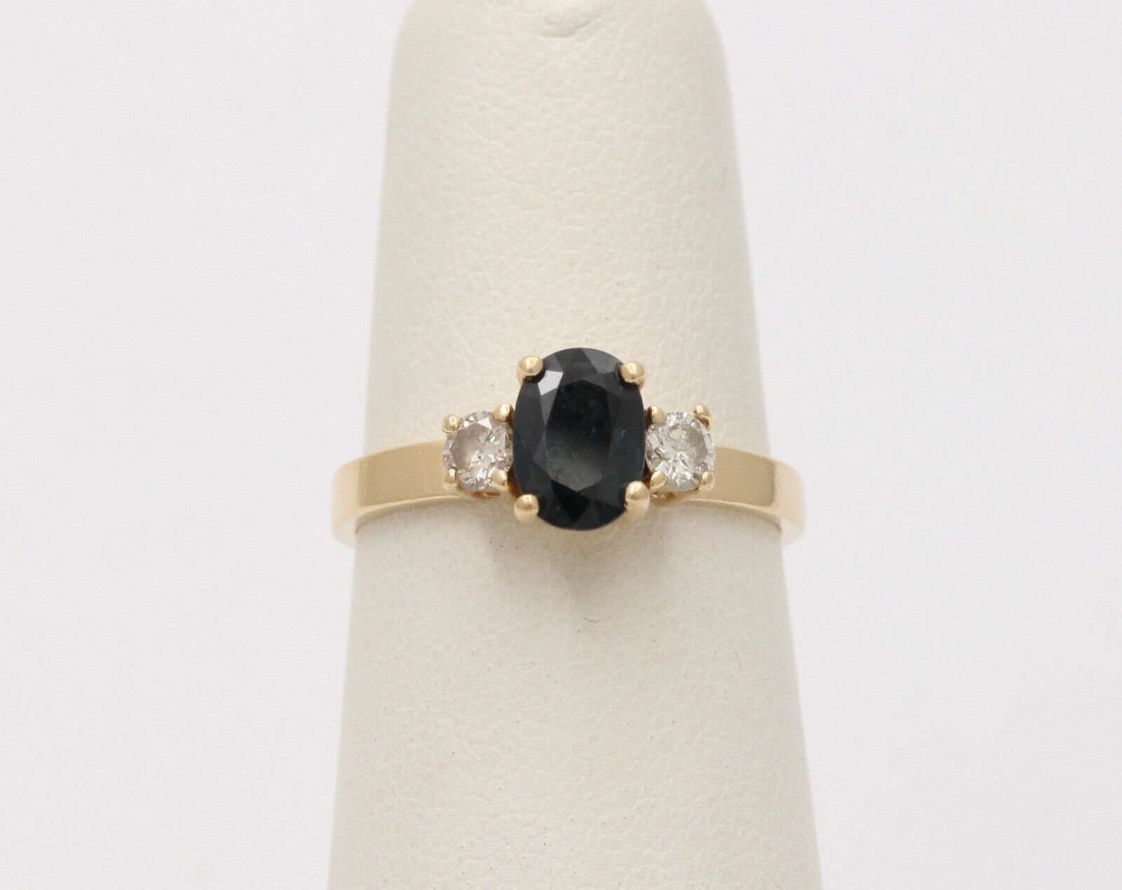 Vintage Blue Sapphire Diamonds 14K Yellow Gold Ring