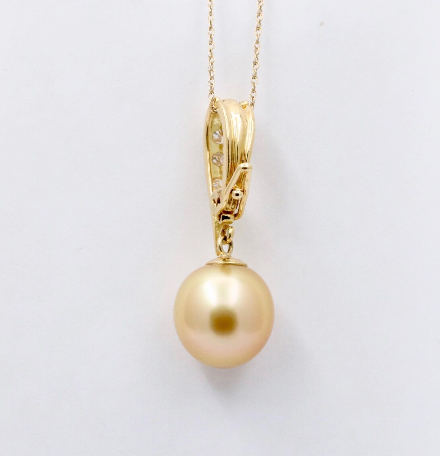 Vintage 18K Yellow Gold South Sea Golden Pearl Diamond Pendant, Necklace