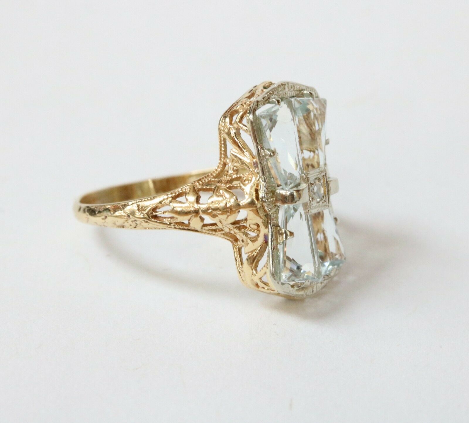 Art Deco Turpered baguette Aquamarine 14K Gold Filigree Ring