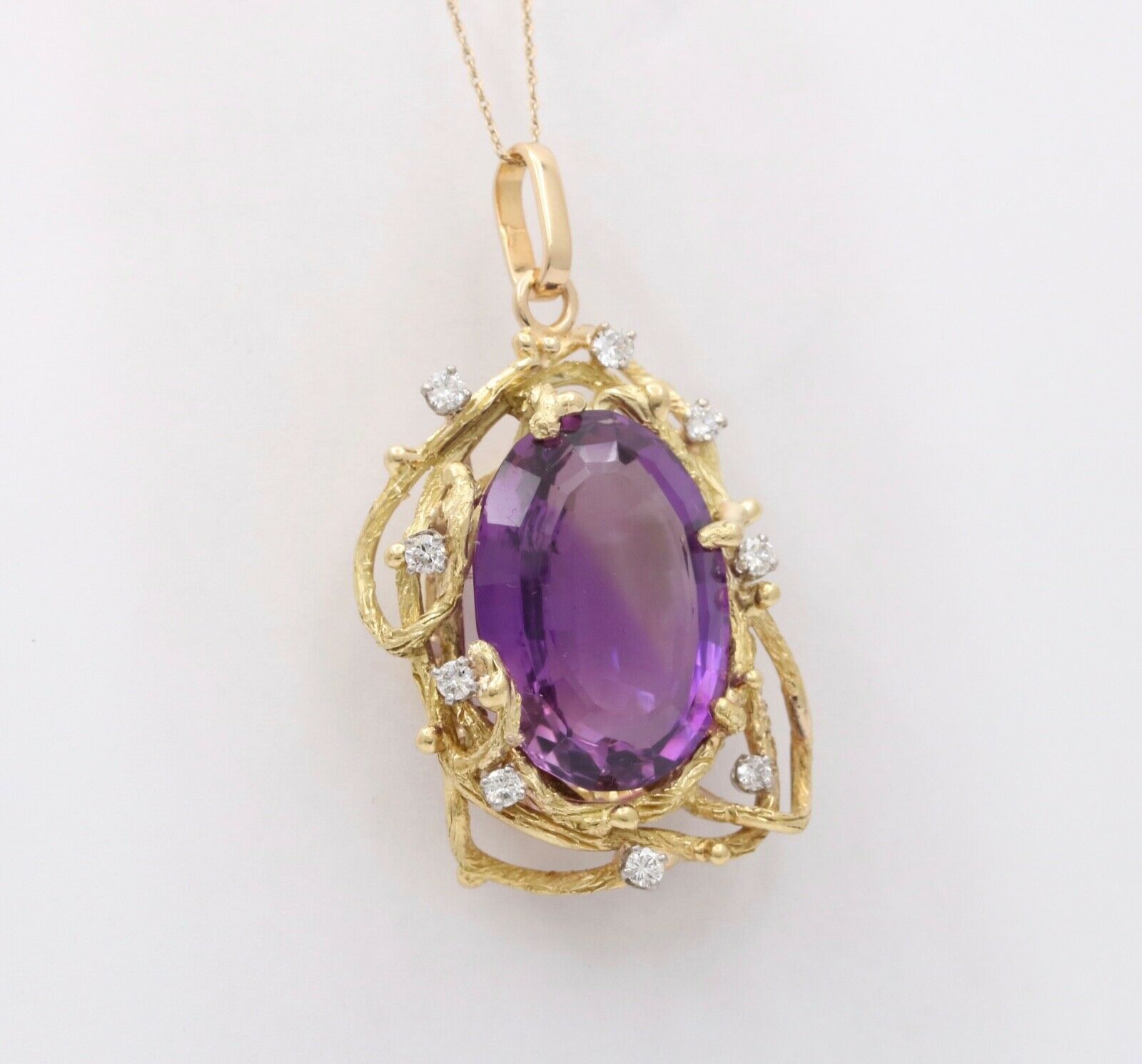 Beautiful Vintage Amethyst Diamonds 18K Yellow Gold Vines Pendant